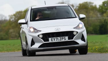 Toyota Aygo X vs Hyundai i10 vs Fiat 500 group test - Hyundai i10 cornering 